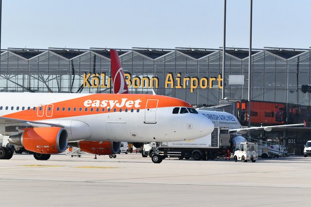 Easyjet Maschine am Airport